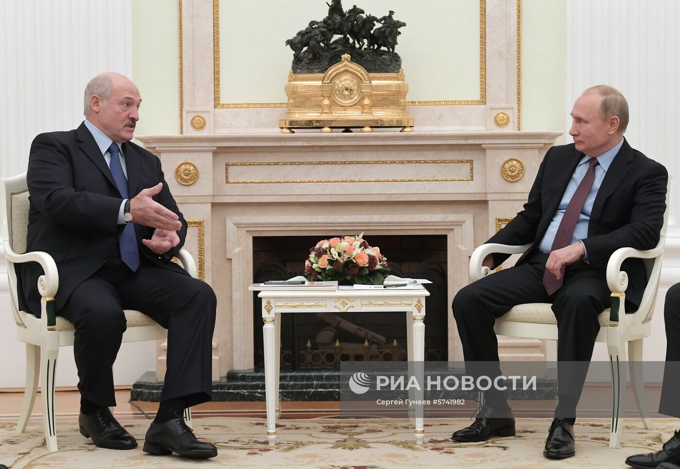 Президент РФ В. Путин встретился с президентом Белоруссии А. Лукашенко