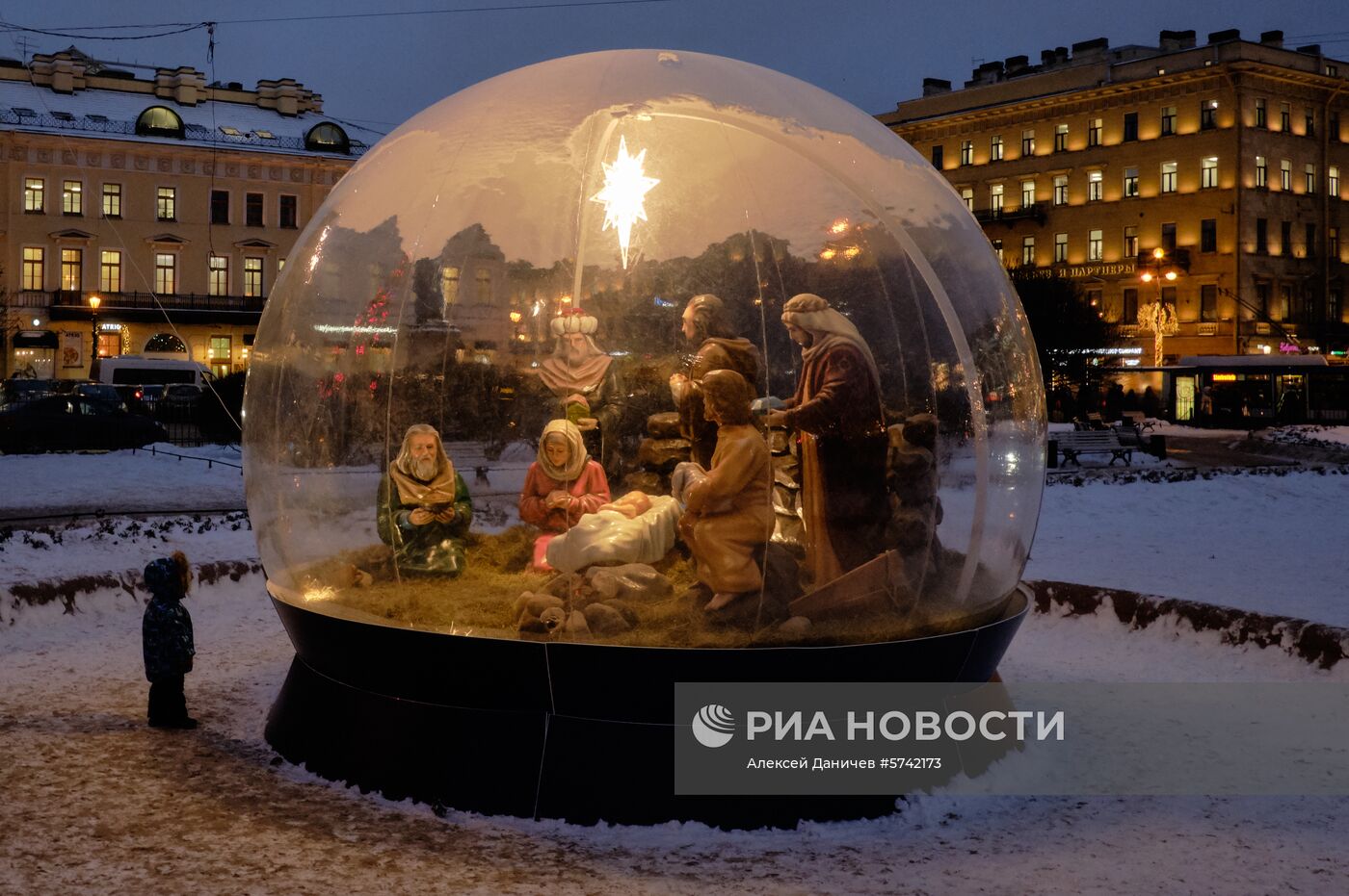 Рождественский вертеп установили в Санкт-Петербурге