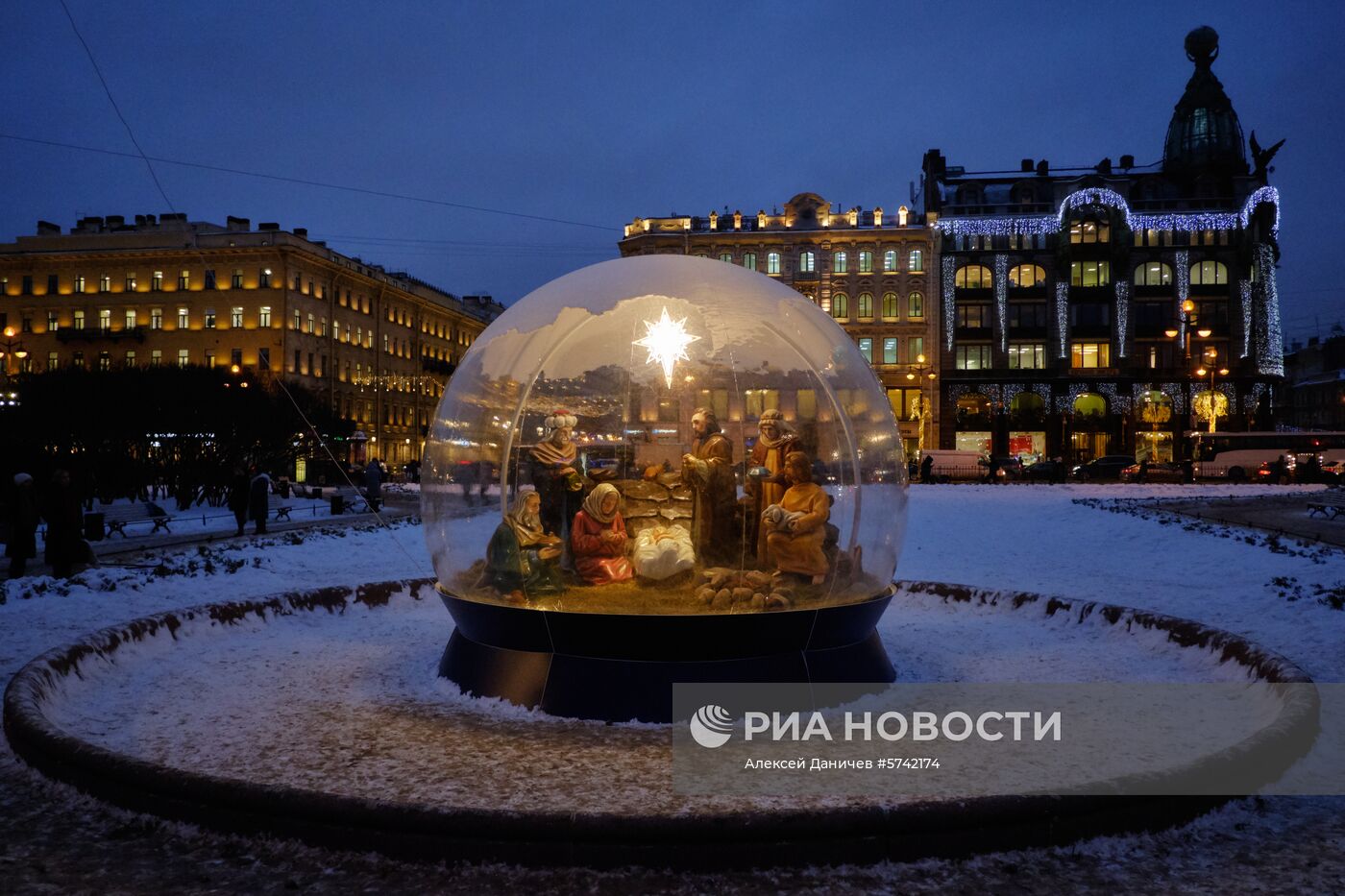 Рождественский вертеп установили в Санкт-Петербурге