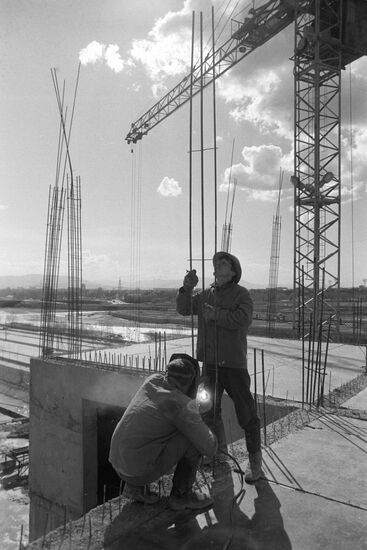 Строящиеся многоэтажки МЖК в Душанбе