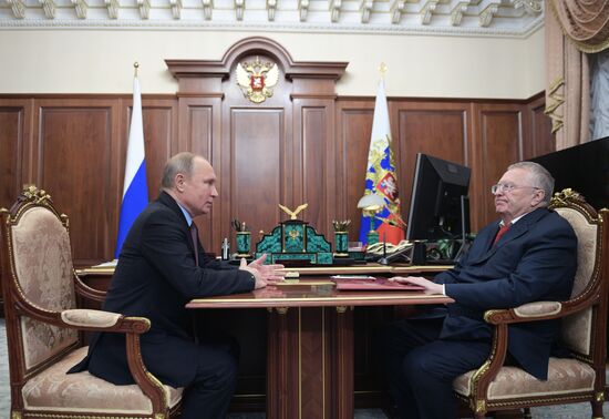 Президент РФ В. Путин встретился с лидерами фракций Госдумы РФ