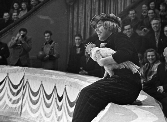 Артист цирка О. Попов