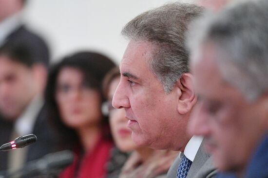 Встреча глав МИД РФ и Пакистана С. Лаврова и Ш. Куреши