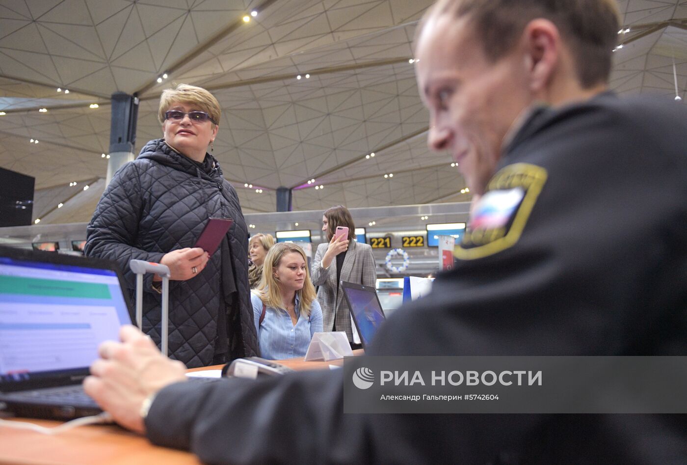 Акция «Узнай о своих долгах» в аэропорту Пулково