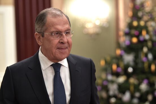 Президент РФ В. Путин провел встречу с членами правительства РФ