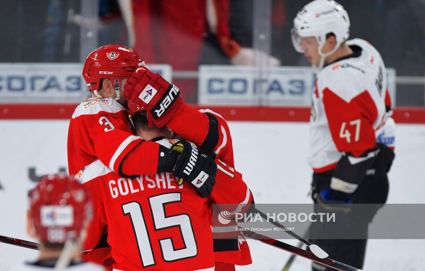 Хоккей. КХЛ. Матч "Автомобилист" - "Авангард"