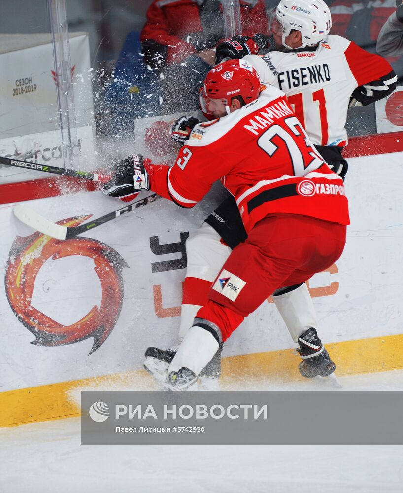 Хоккей. КХЛ. Матч "Автомобилист" - "Авангард"