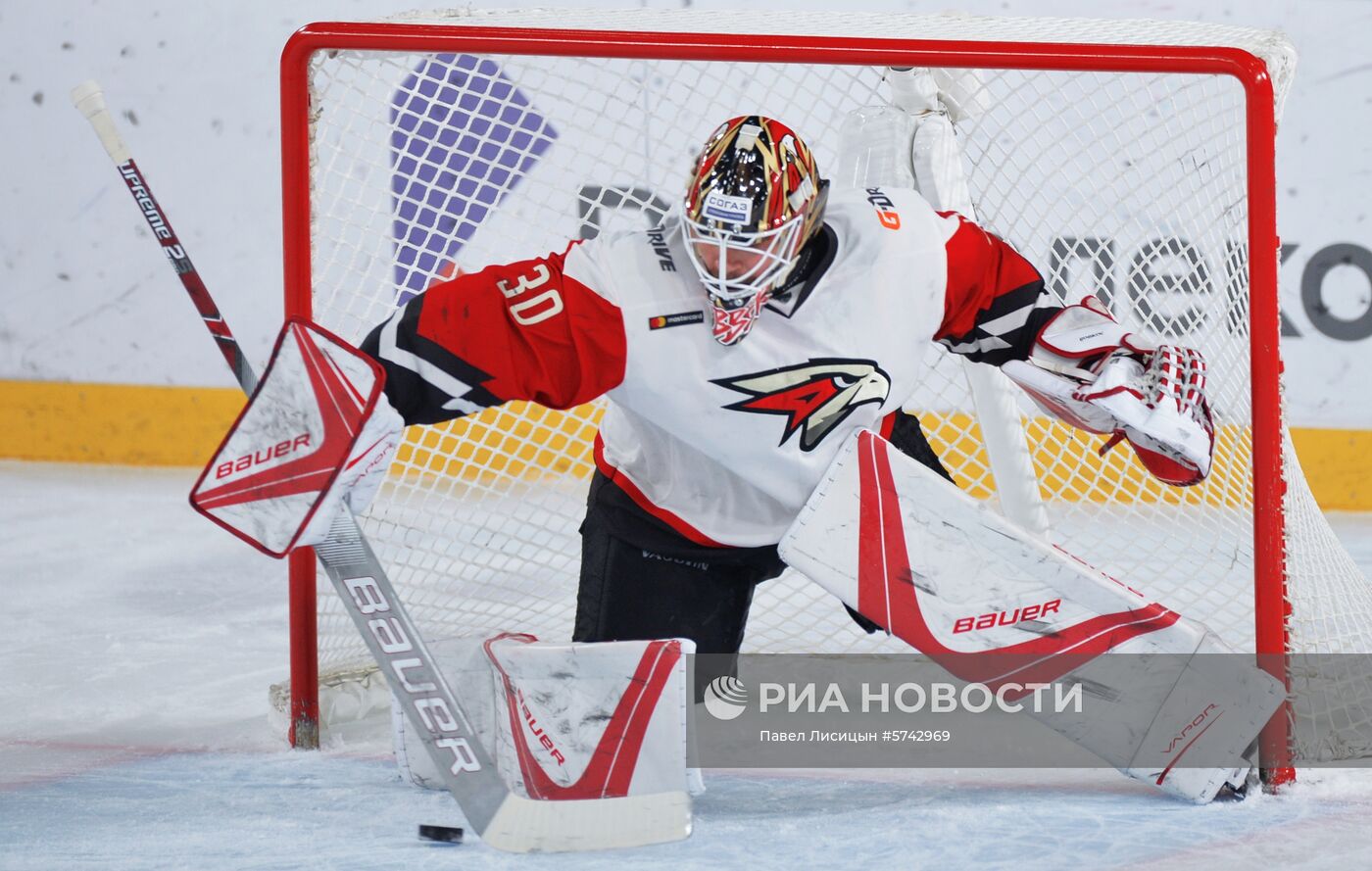 Хоккей. КХЛ. Матч "Автомобилист" - "Авангард"