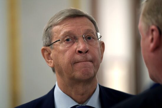 Президент РФ В. Путин провел встречу с представителями российских деловых кругов