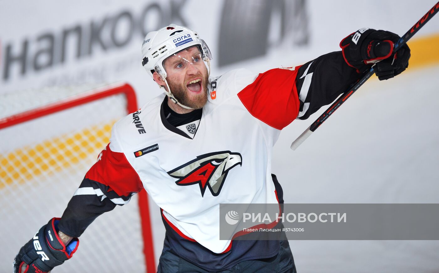 Хоккей. КХЛ. Матч "Автомобилист" - "Авангард"