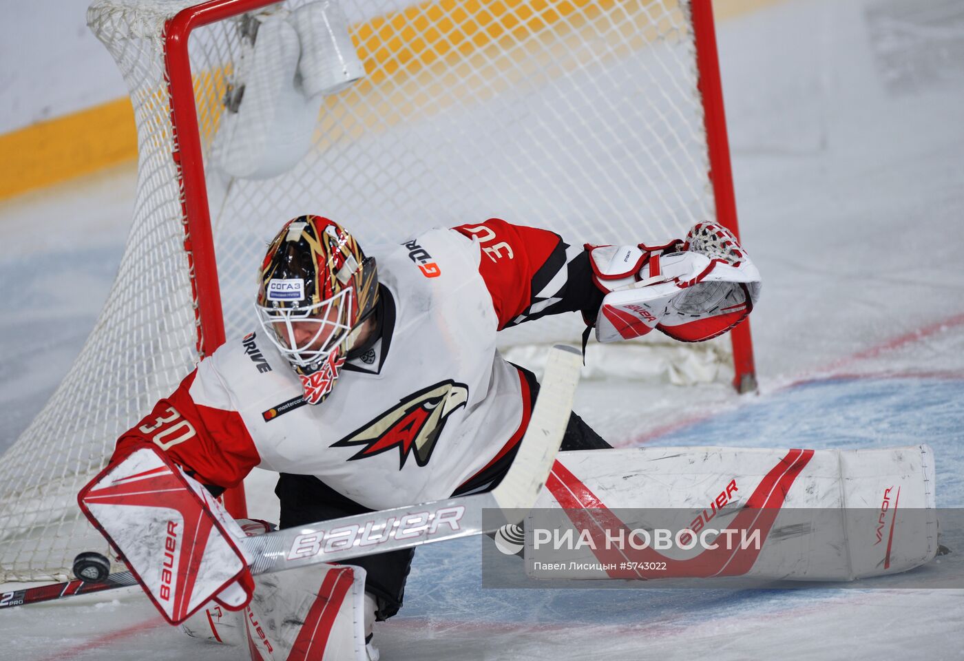 Хоккей. КХЛ. Матч "Автомобилист" - "Авангард"