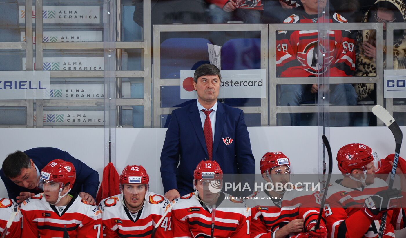 Хоккей. КХЛ. Матч "Автомобилист" - "Авангард"