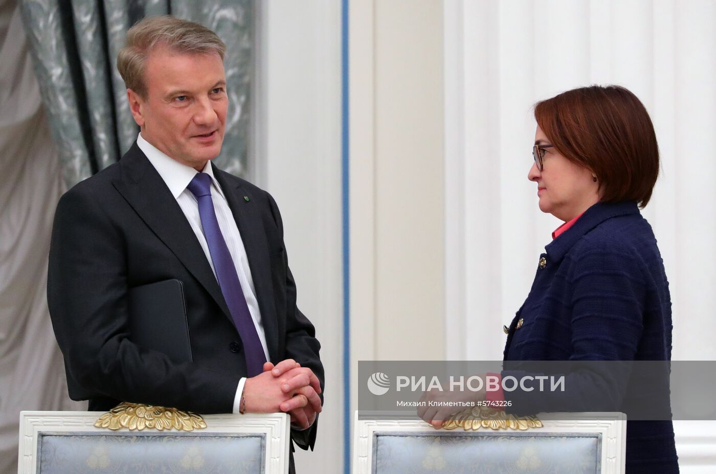 Президент РФ В. Путин провел встречу с представителями российских деловых кругов