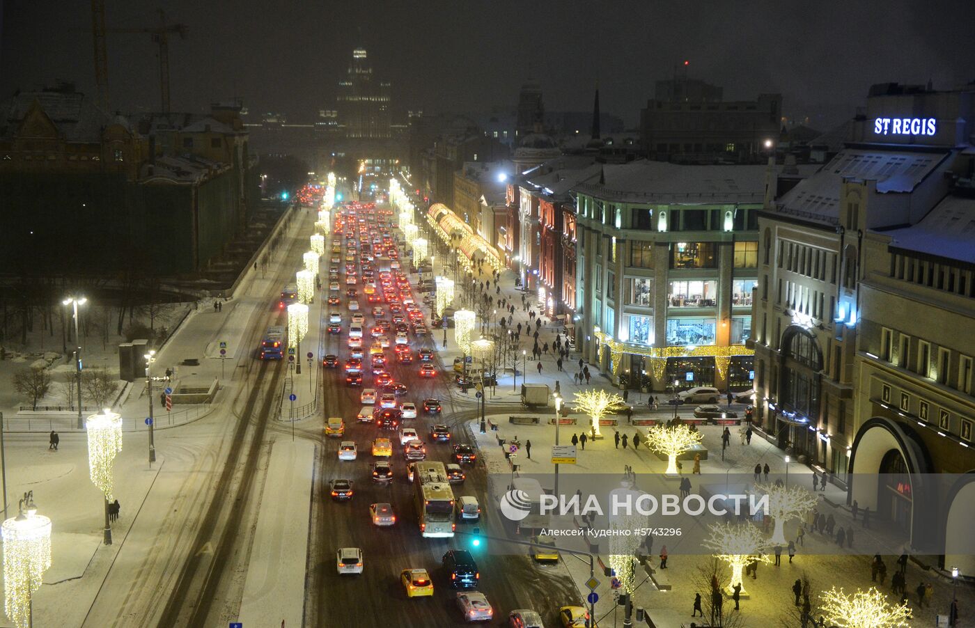 Новогоднее украшение Москвы