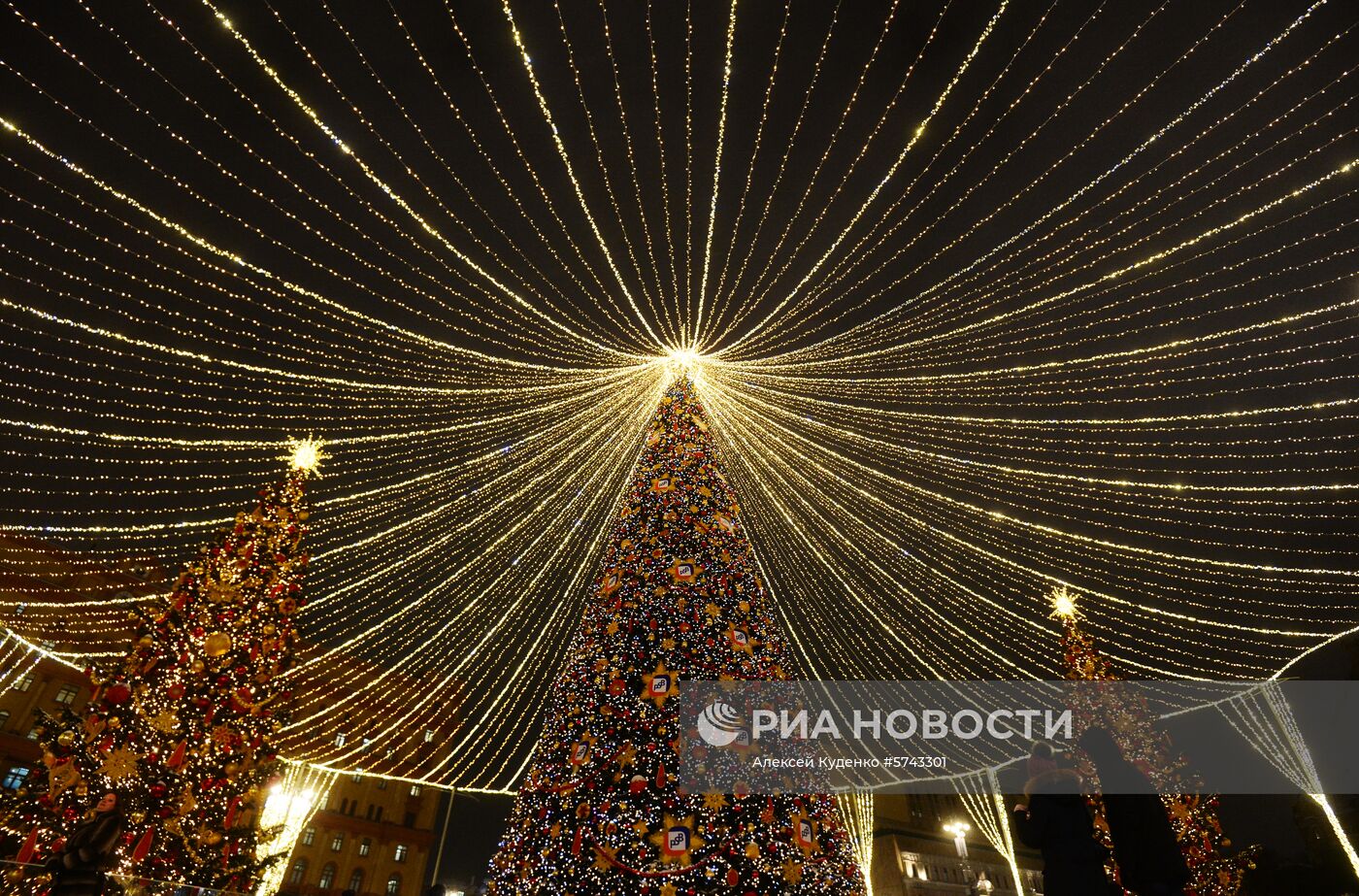 Новогоднее украшение Москвы