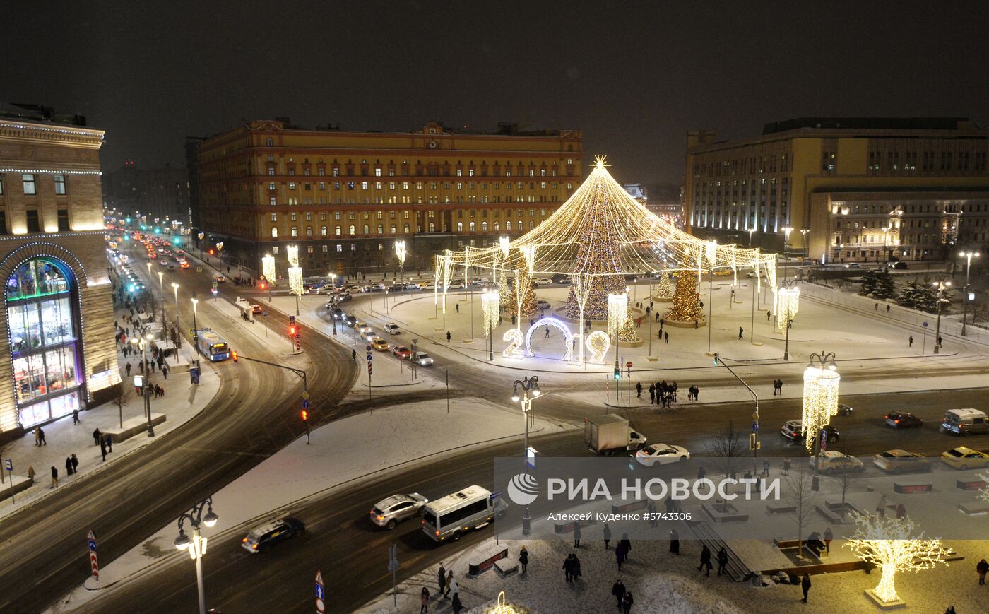 Новогоднее украшение Москвы