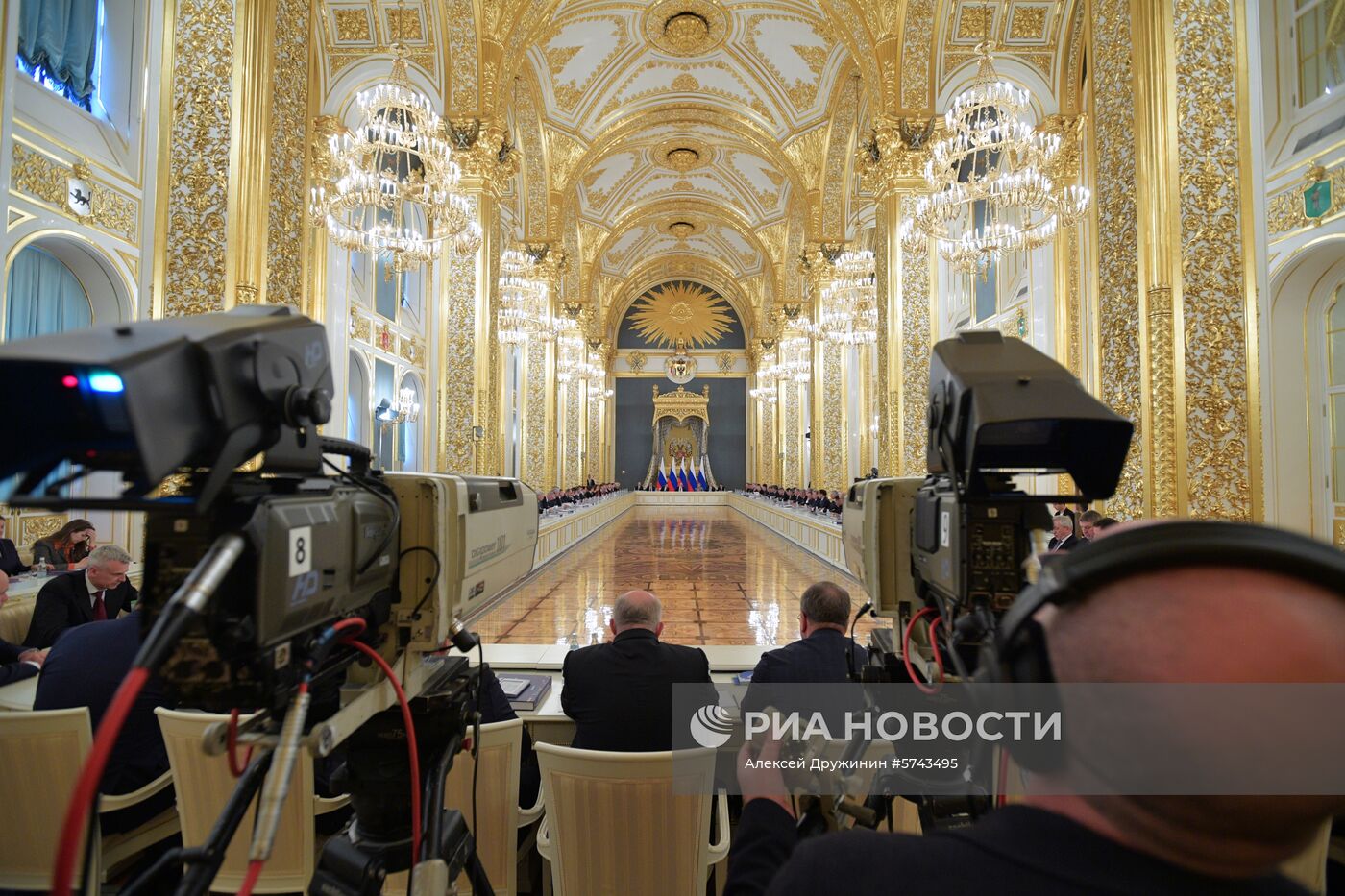 Президент РФ В. Путин провел заседание Госсовета