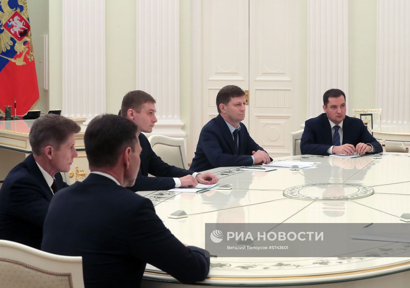 Президент РФ В. Путин провел встречу с избранными главами ряда субъектов РФ