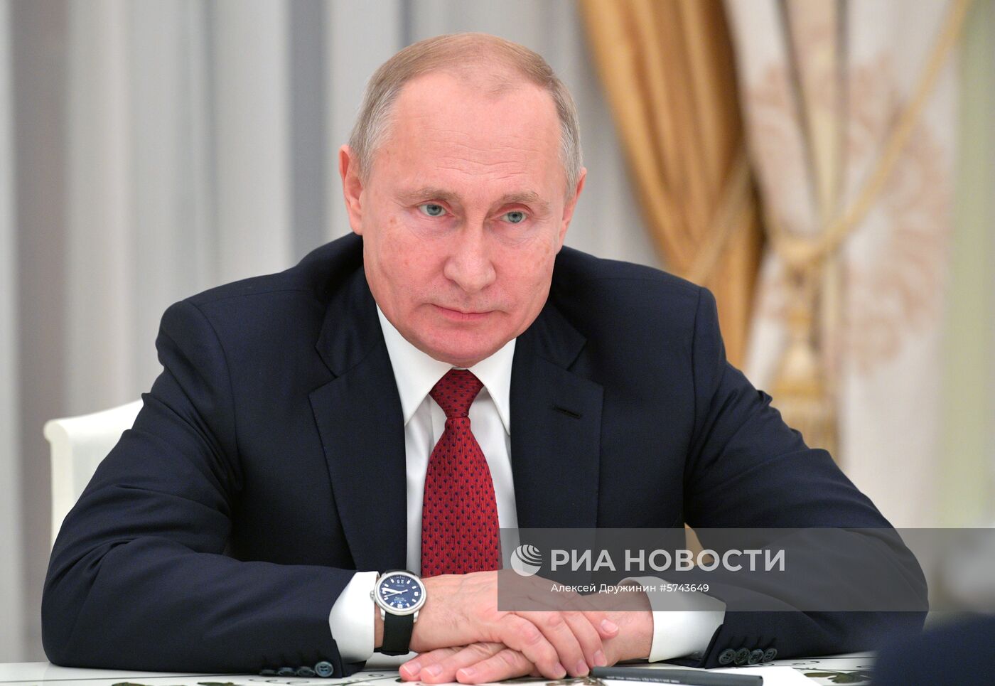 Президент РФ В. Путин провел встречу с избранными главами ряда субъектов РФ