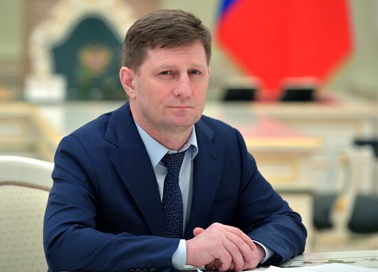 Президент РФ В. Путин провел встречу с избранными главами ряда субъектов РФ