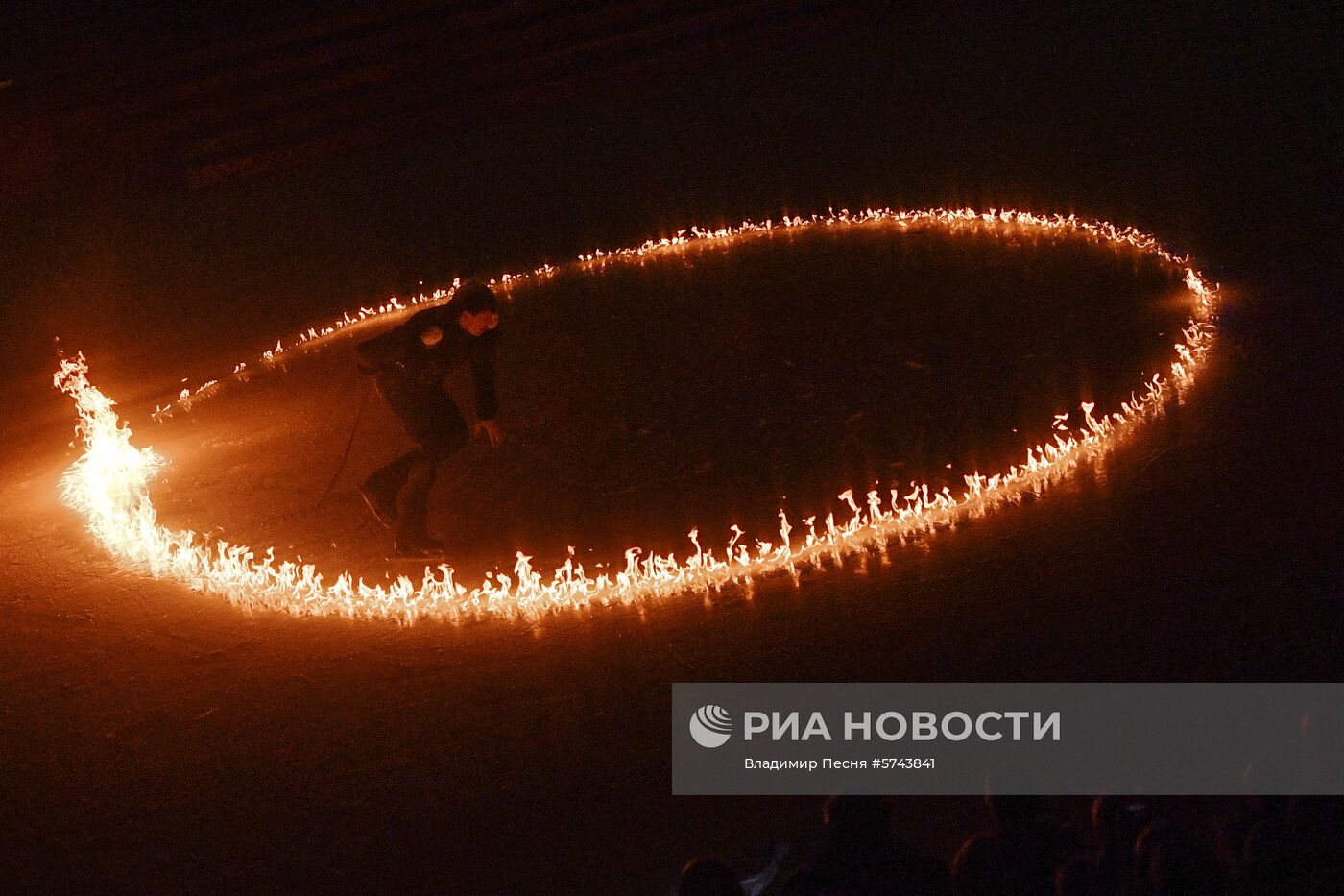 Новогоднее ледовое шоу Ильи Авербуха "Щелкунчик и мышиный король"