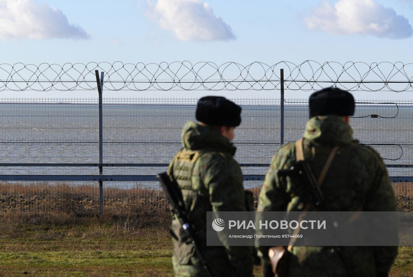 В Крыму построили заграждение на границе с Украиной