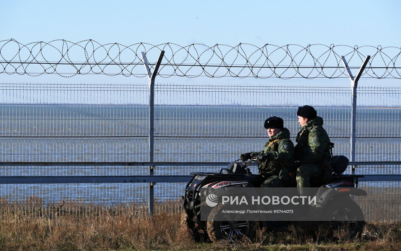 В Крыму построили заграждение на границе с Украиной