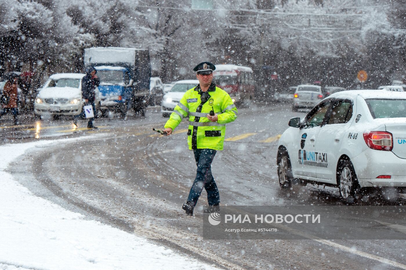 Зима в Ереване