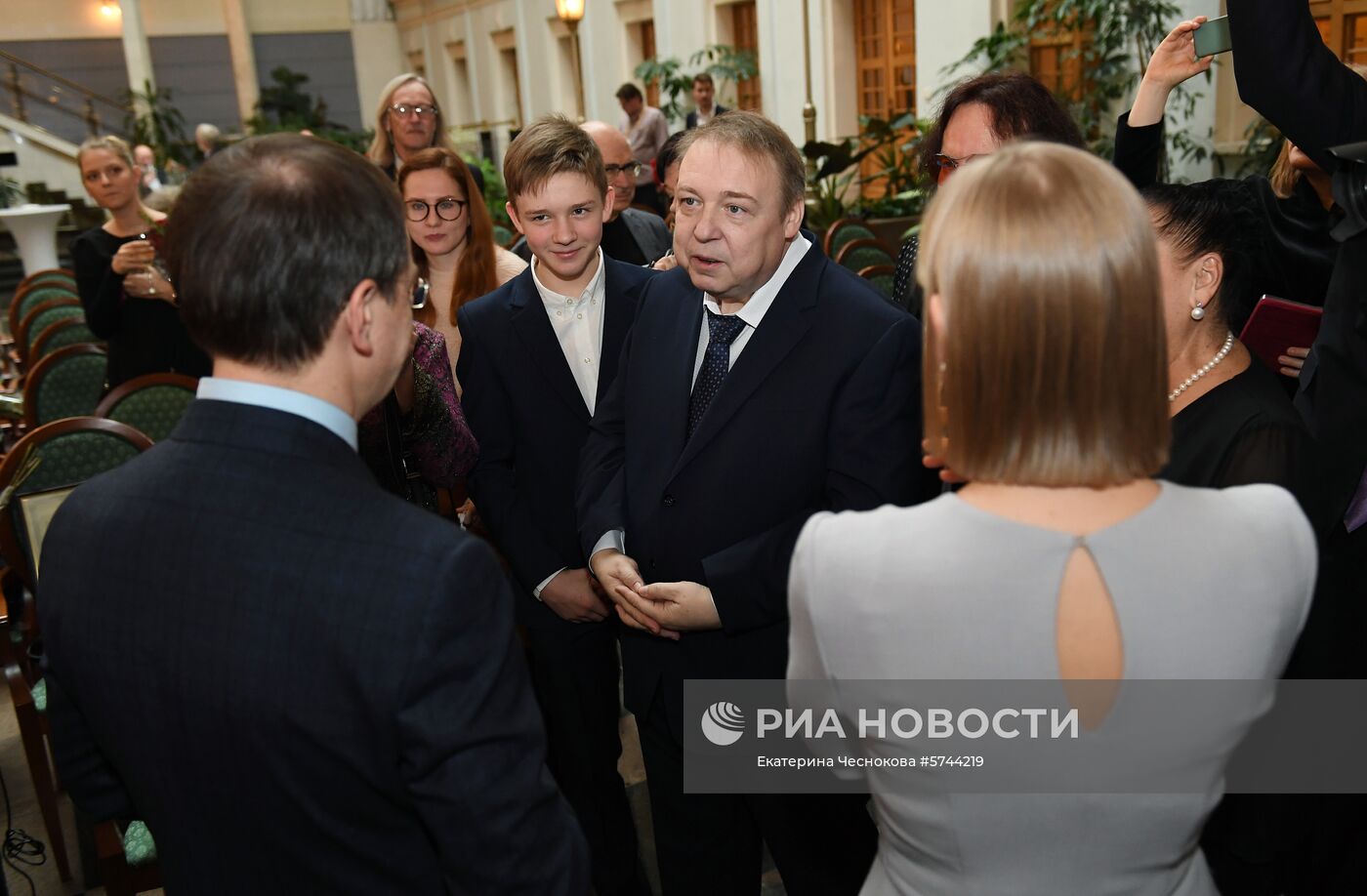 Награждение деятелей культуры и искусства госнаградами РФ