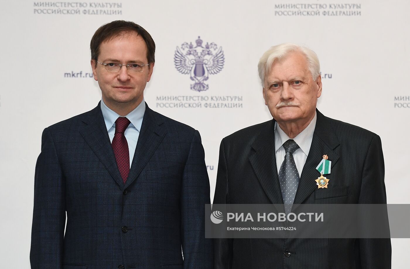 Награждение деятелей культуры и искусства госнаградами РФ