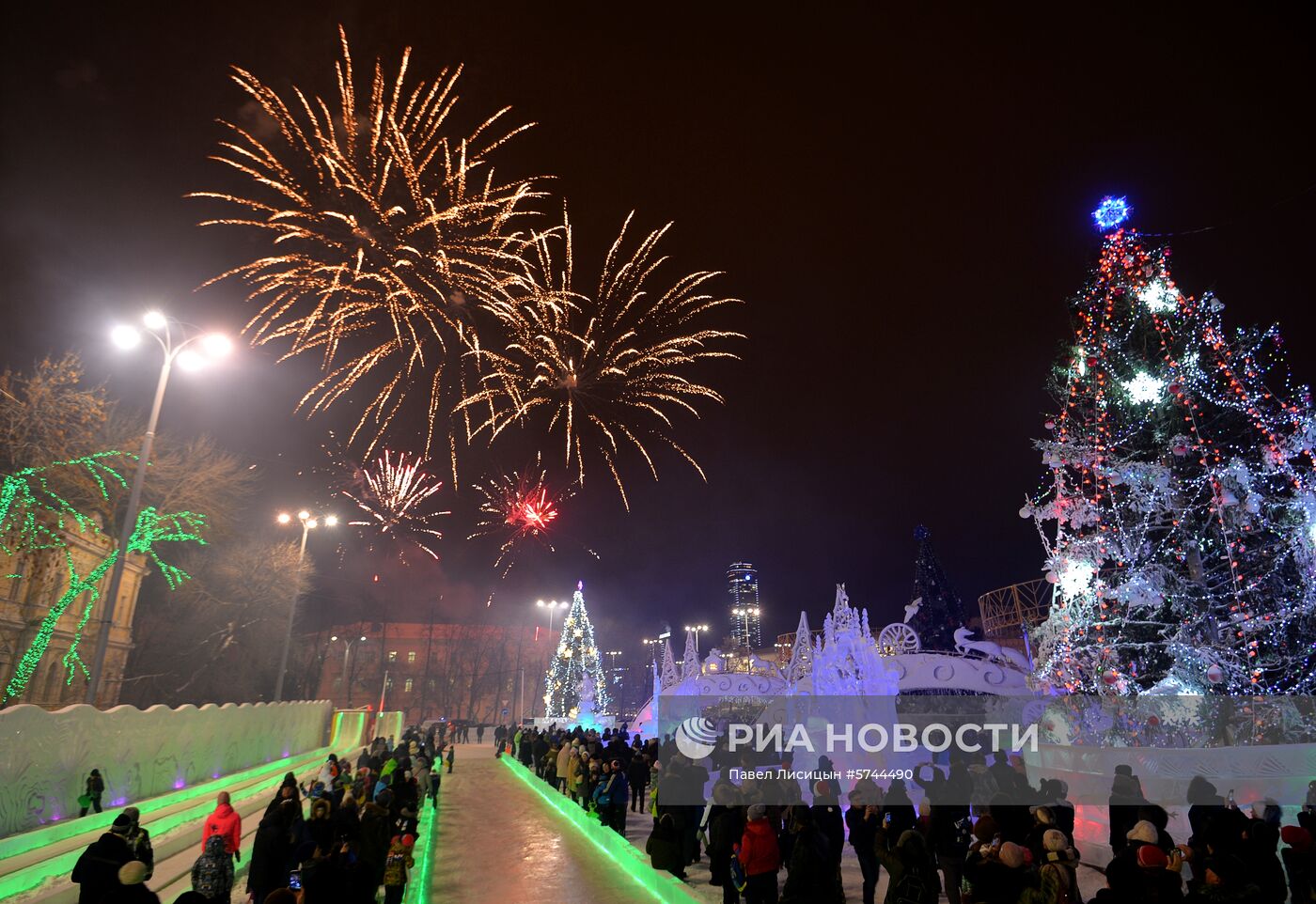 Открытие ледового городка в Екатеринбурге