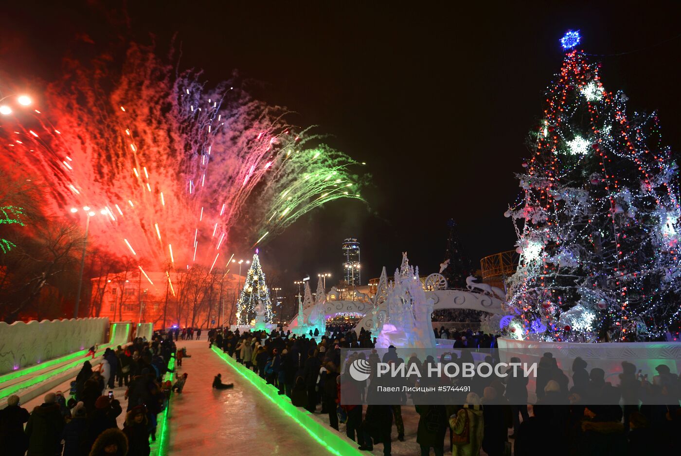 Открытие ледового городка в Екатеринбурге