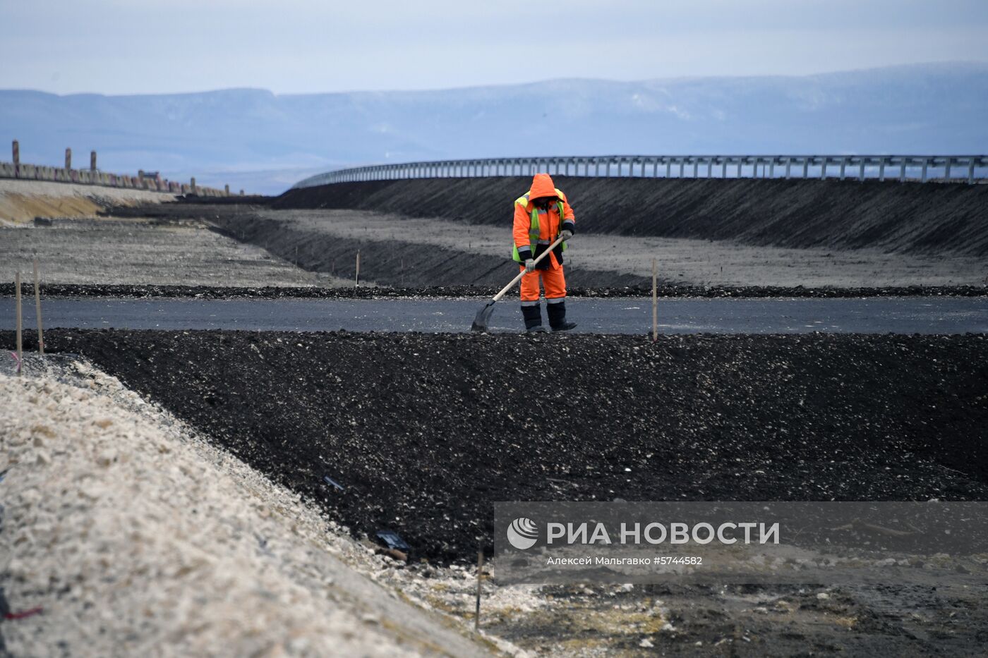 Подготовка к запуску движения по первому участку трассы «Таврида»