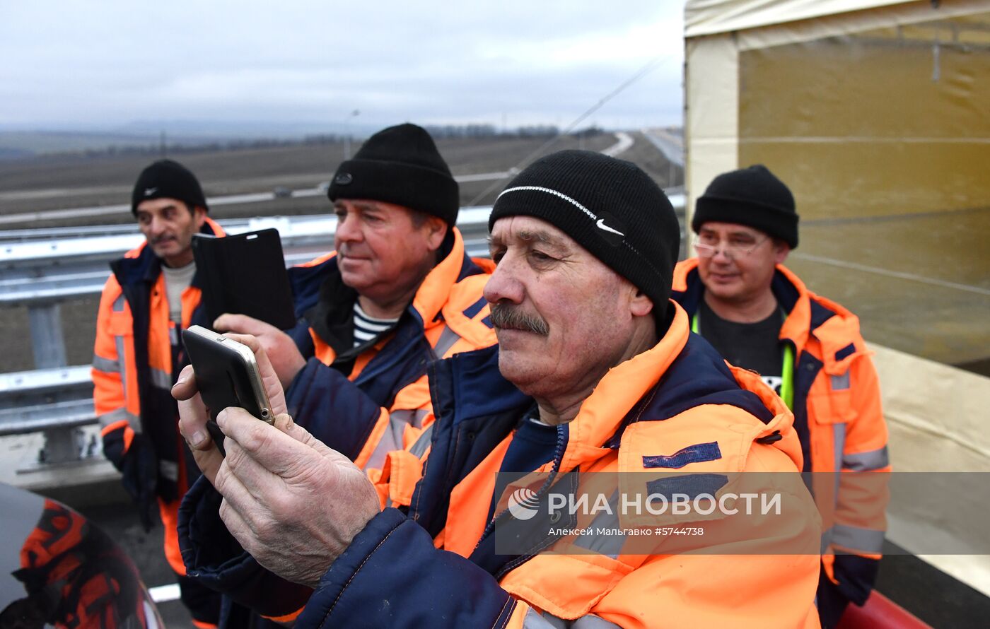 Глава Крыма С. Аксенов осмотрел трассу "Таврида" перед открытием 