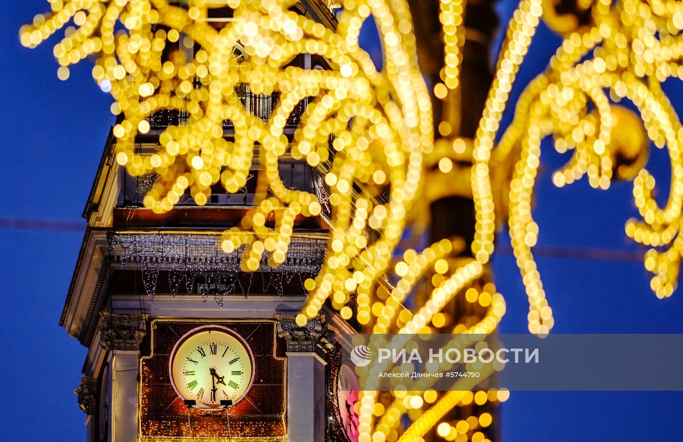 Новогоднее украшение Санкт-Петербурга