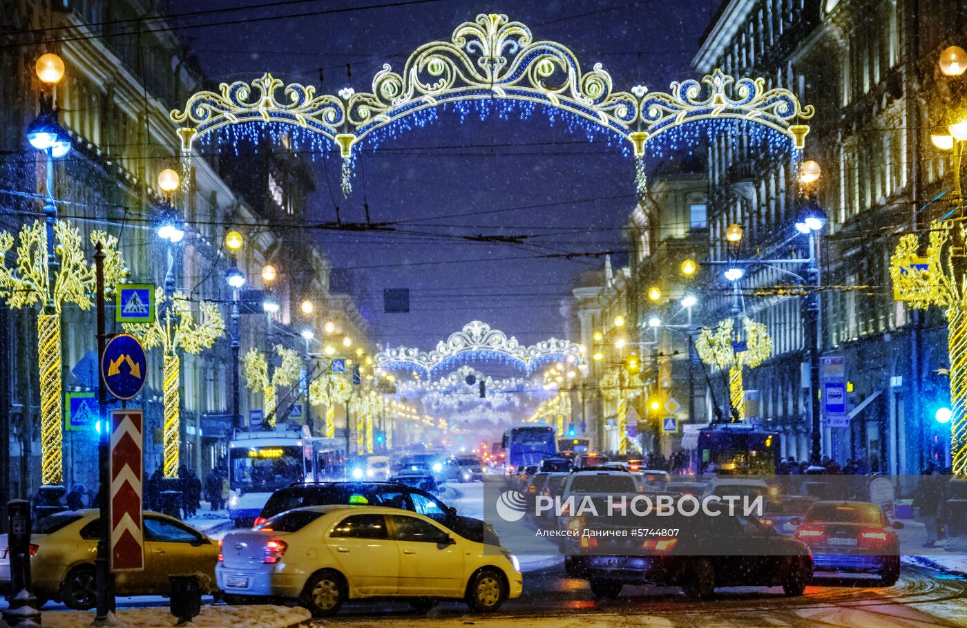 Новогоднее украшение Санкт-Петербурга