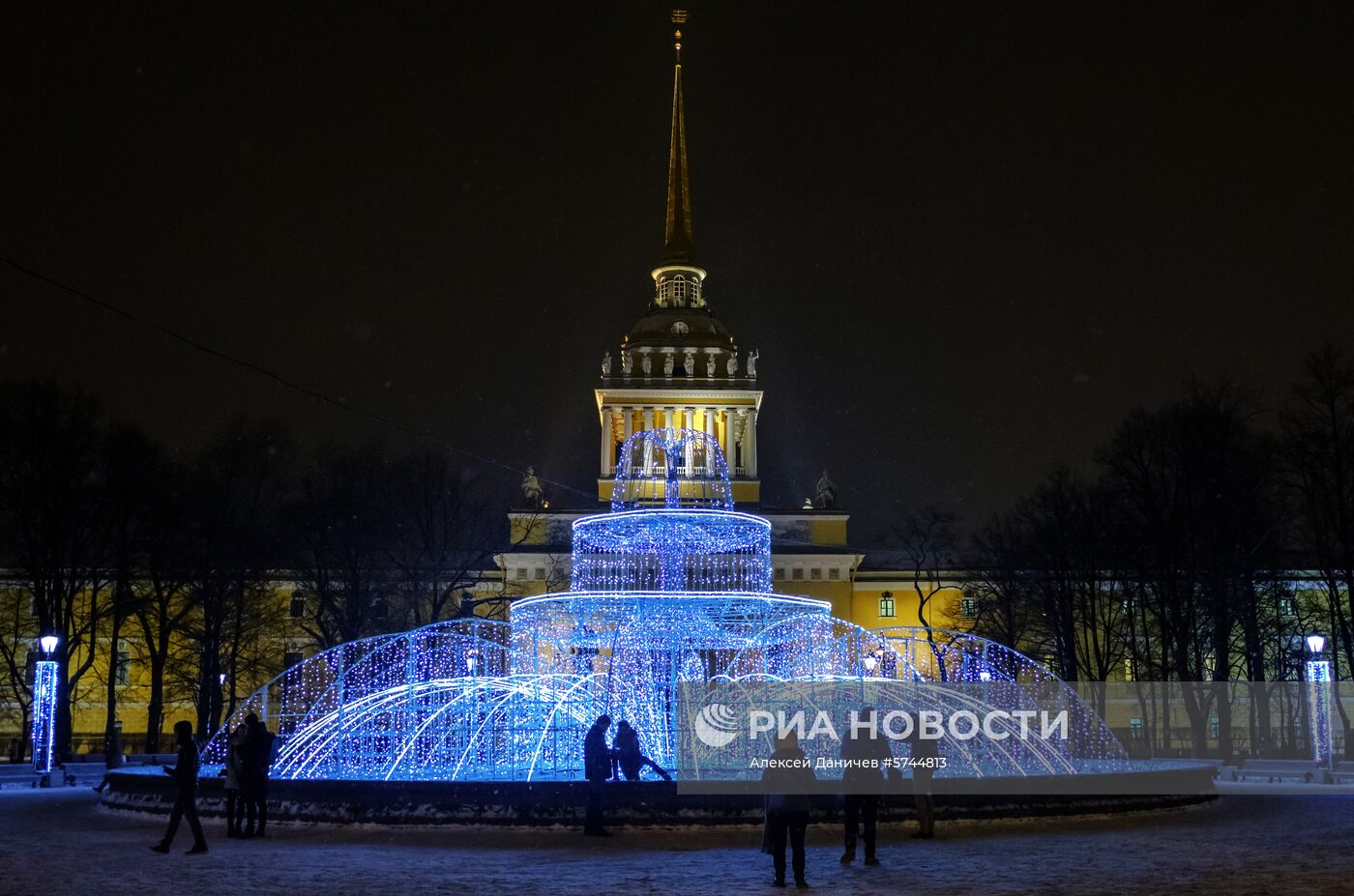 Новогоднее украшение Санкт-Петербурга