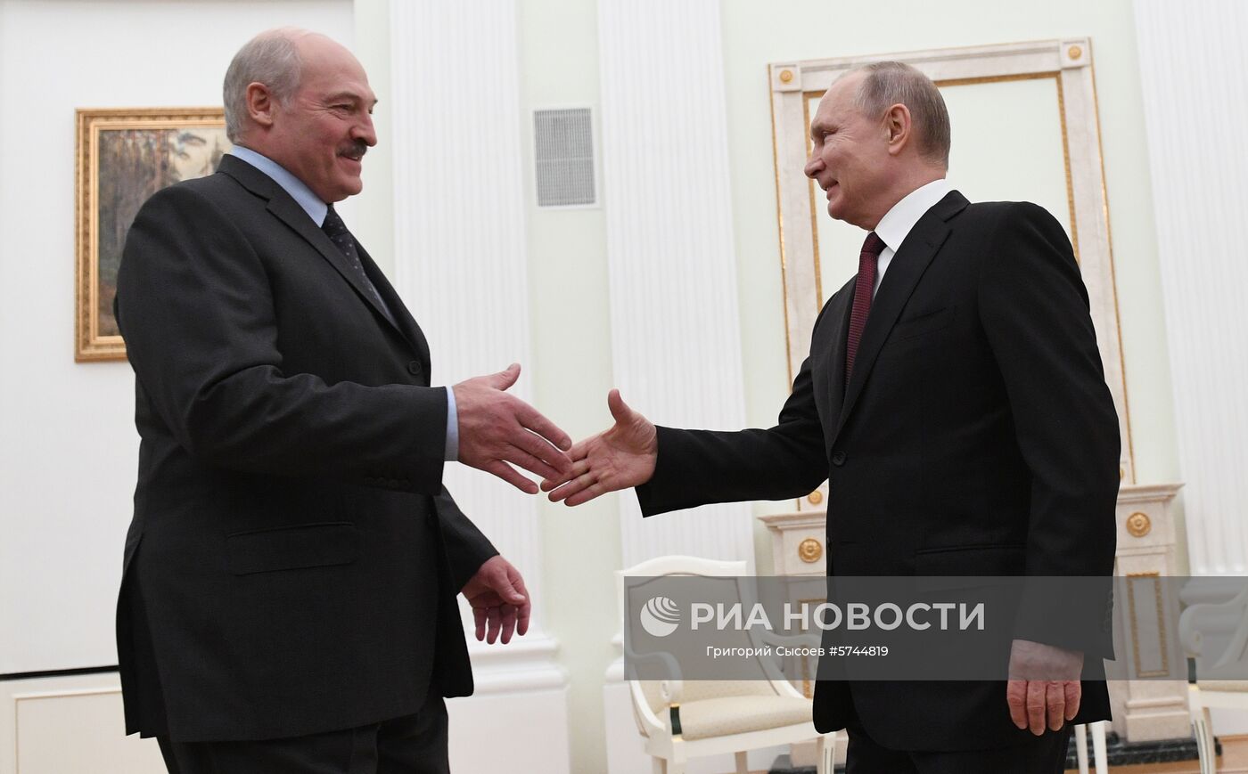 Президент РФ В. Путин встретился с президентом Белоруссии А. Лукашенко