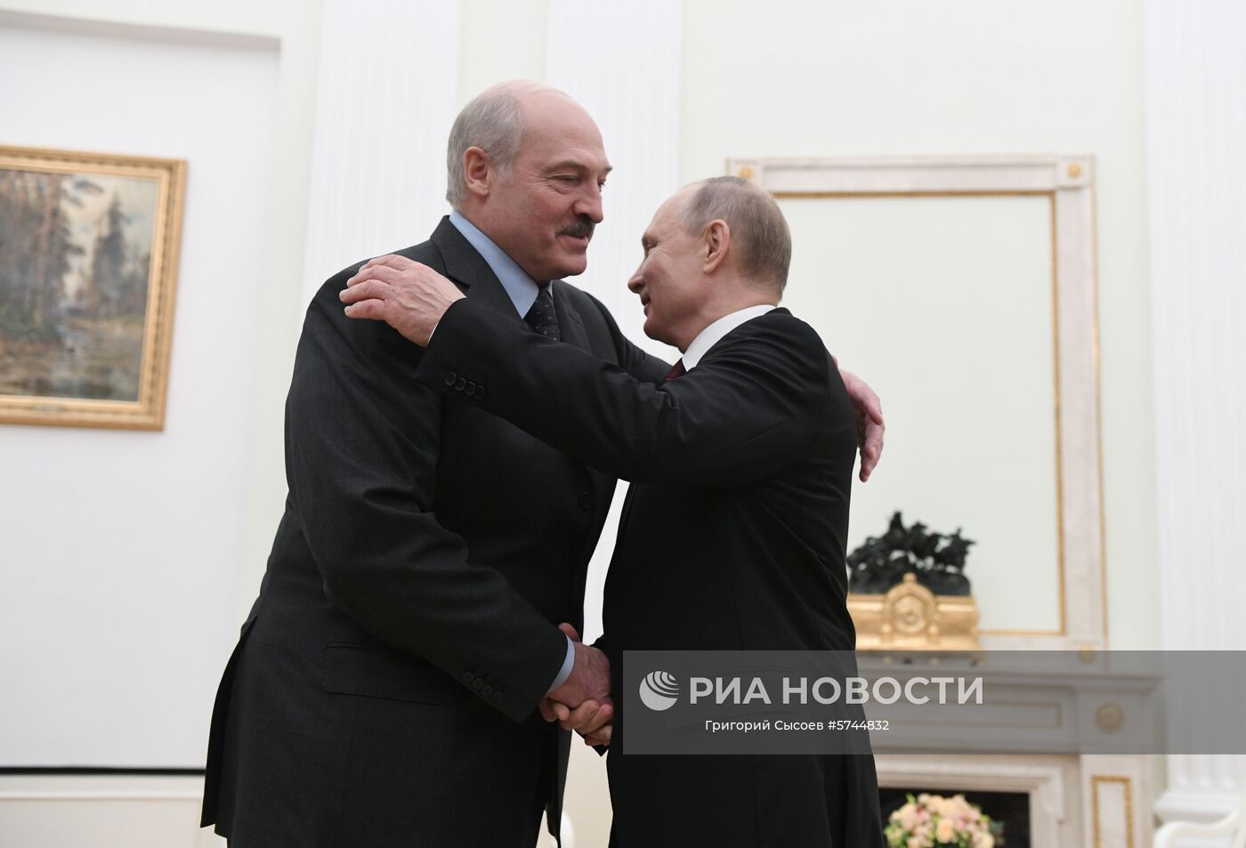Президент РФ В. Путин встретился с президентом Белоруссии А. Лукашенко