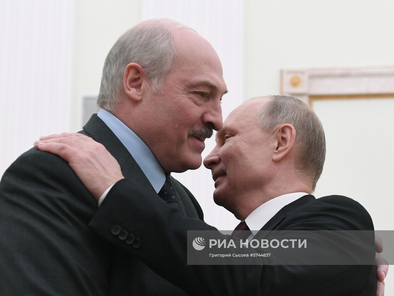 Президент РФ В. Путин встретился с президентом Белоруссии А. Лукашенко