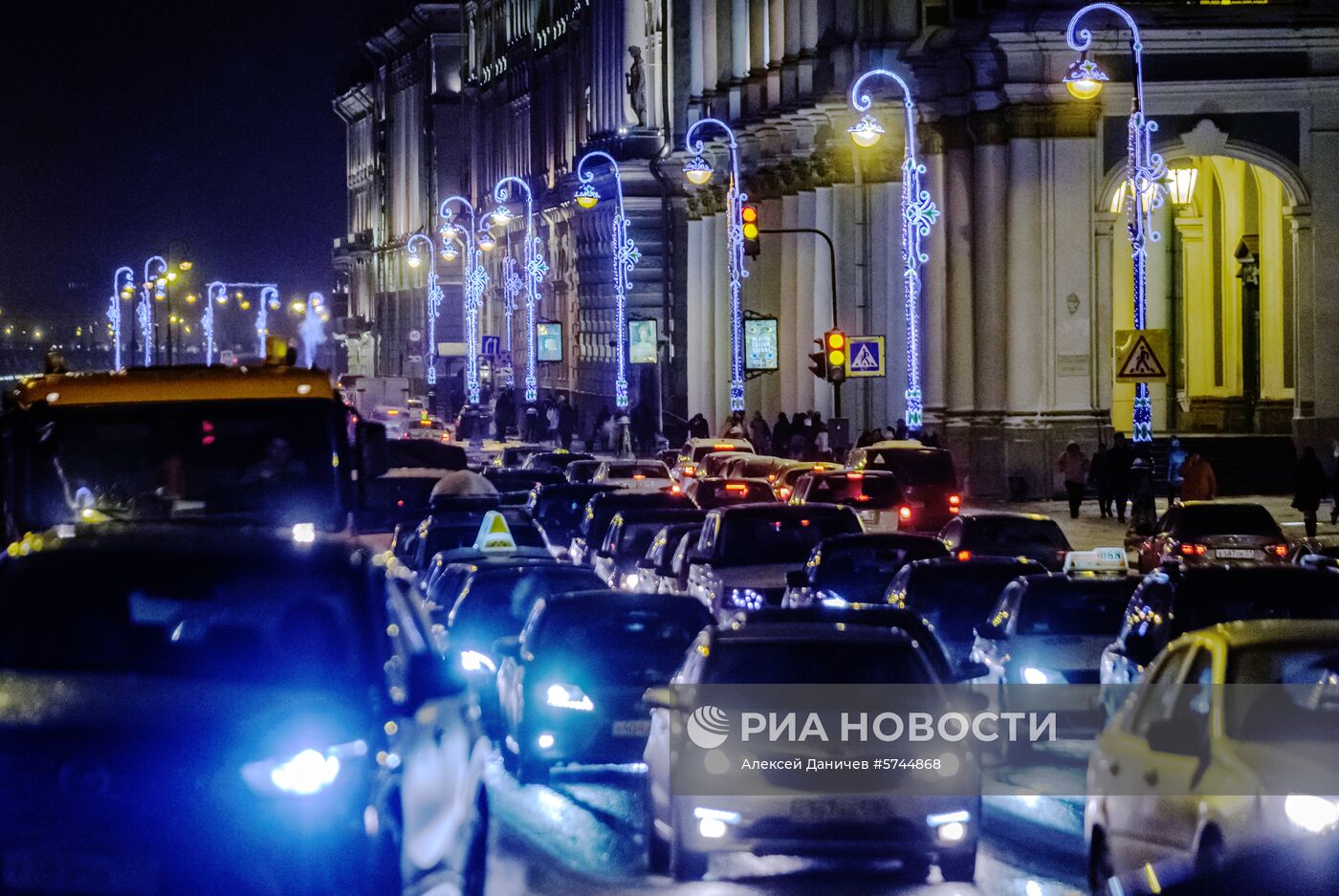 Новогоднее украшение Санкт-Петербурга