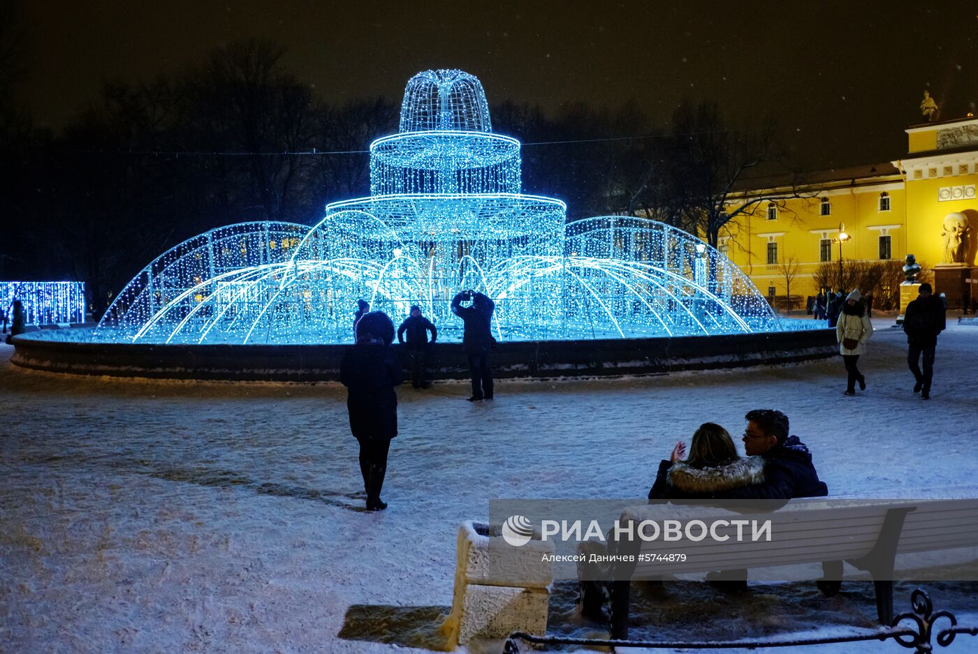 Новогоднее украшение Санкт-Петербурга