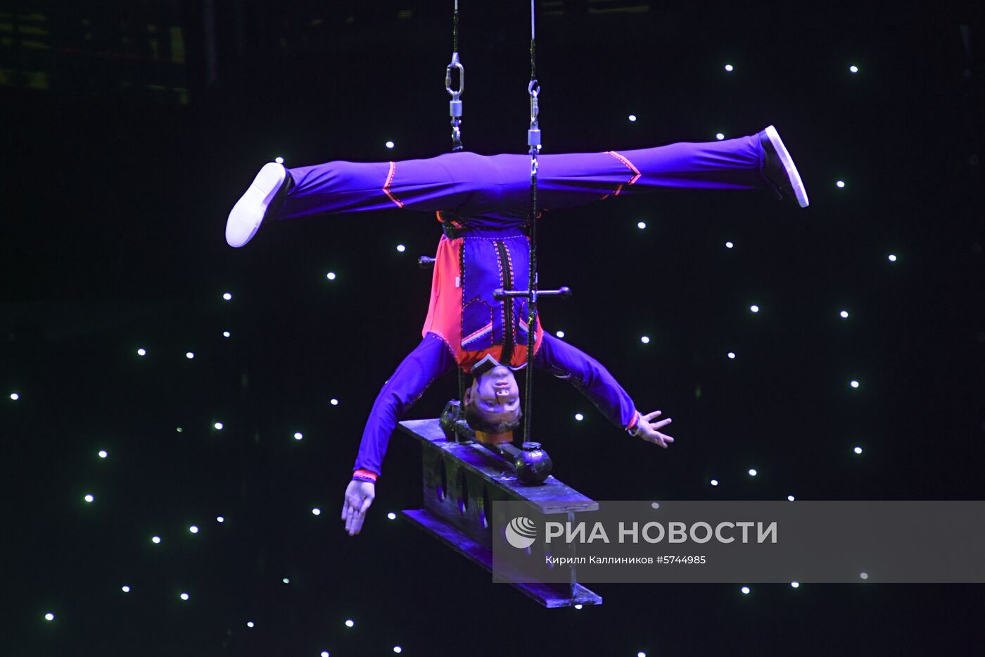 Цирковой спектакль "OFU.Приземление"