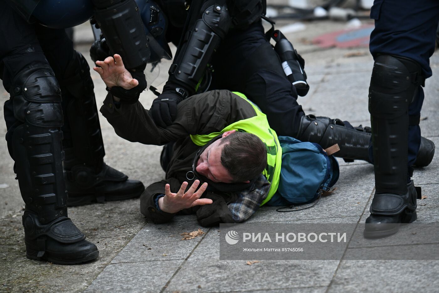 Протестная акция "желтых жилетов" в Париже