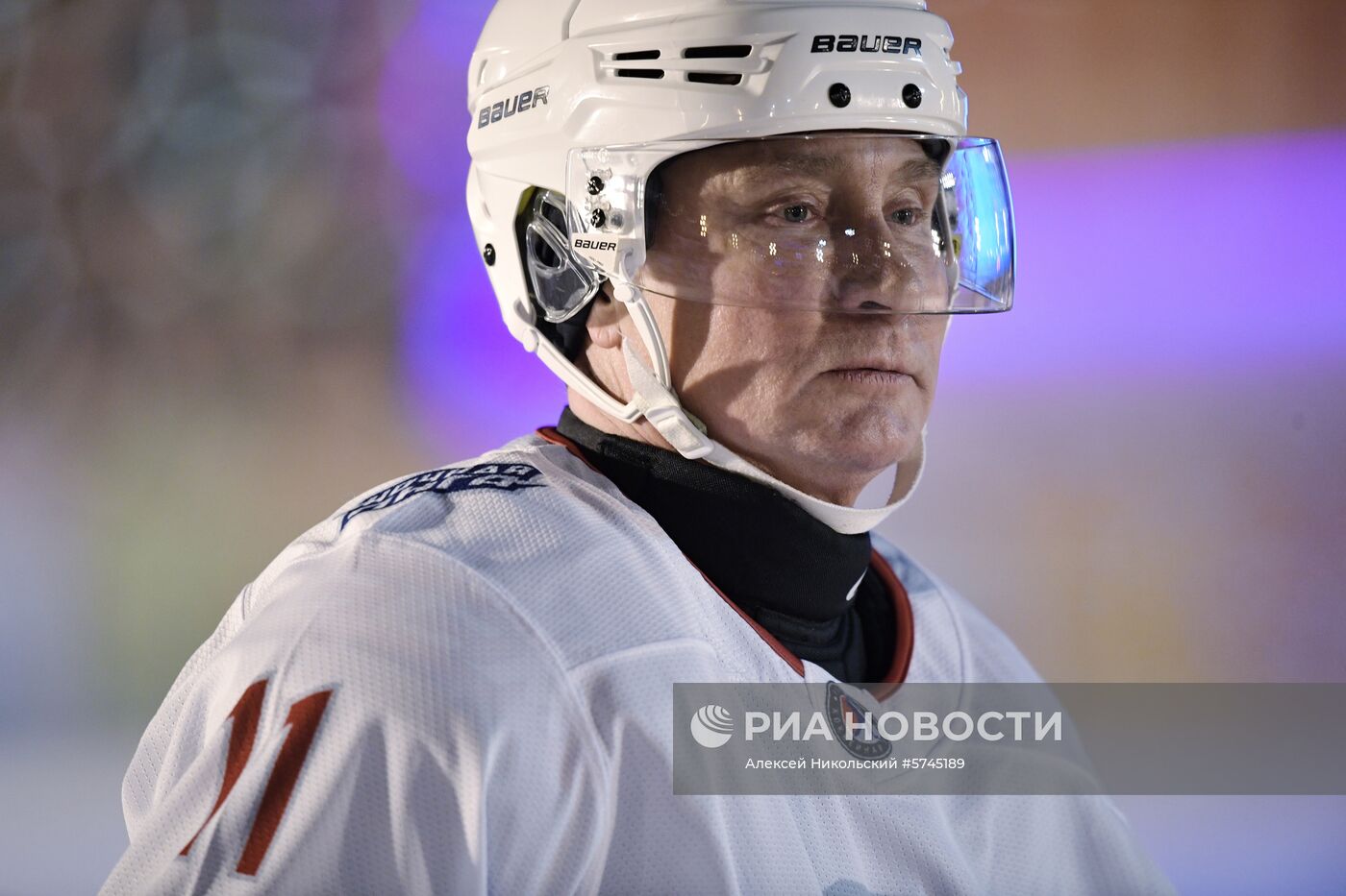 Президент РФ В. Путин принял участие в товарищеском матче Ночной хоккейной лиги