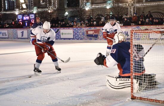 Президент РФ В. Путин принял участие в товарищеском матче Ночной хоккейной лиги