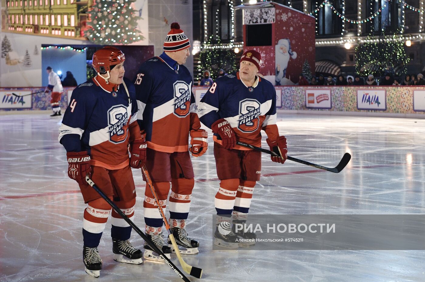 Президент РФ В. Путин принял участие в товарищеском матче Ночной хоккейной лиги