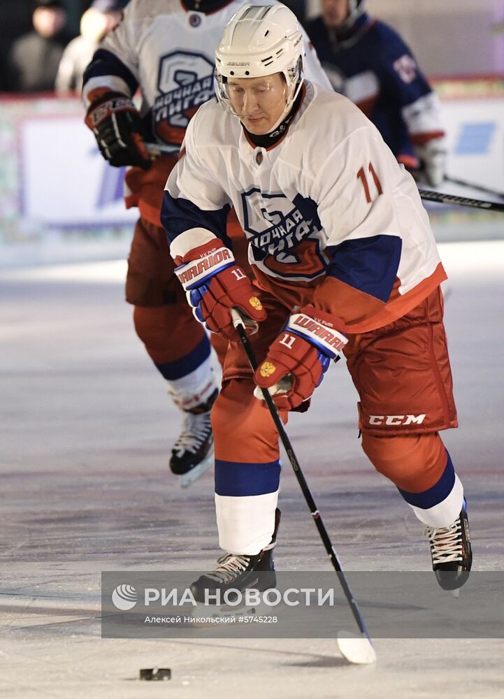 Президент РФ В. Путин принял участие в товарищеском матче Ночной хоккейной лиги