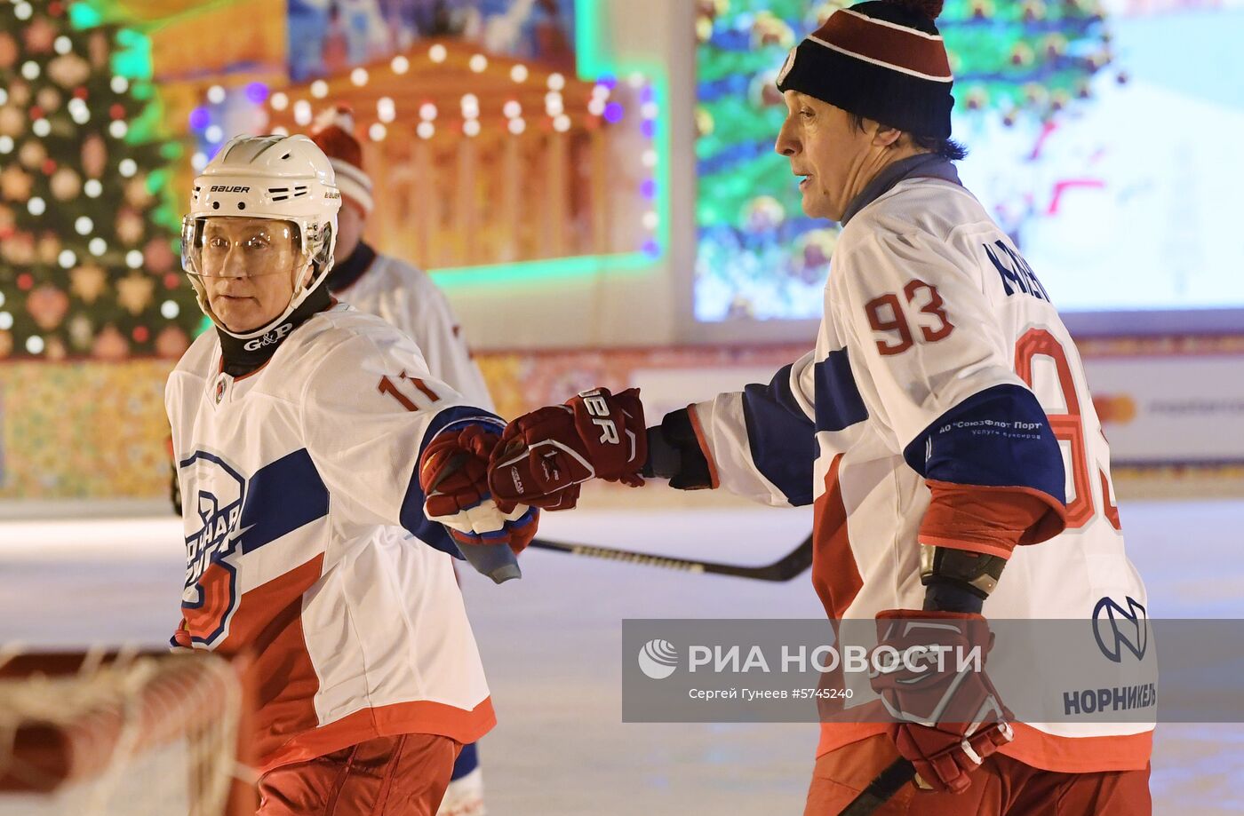 Президент РФ В. Путин принял участие в товарищеском матче Ночной хоккейной лиги