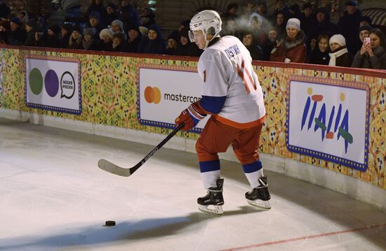 Президент РФ В. Путин принял участие в товарищеском матче Ночной хоккейной лиги